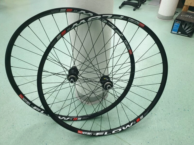 NoTubes ZTR Flow EX 29 Laufradsatz / Shimano XT 788 Naben 1 NoTubes ZTR Flow EX 29 Laufradsatz / Shimano XT 788 Naben